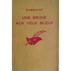 Une brune aux yeux bleus